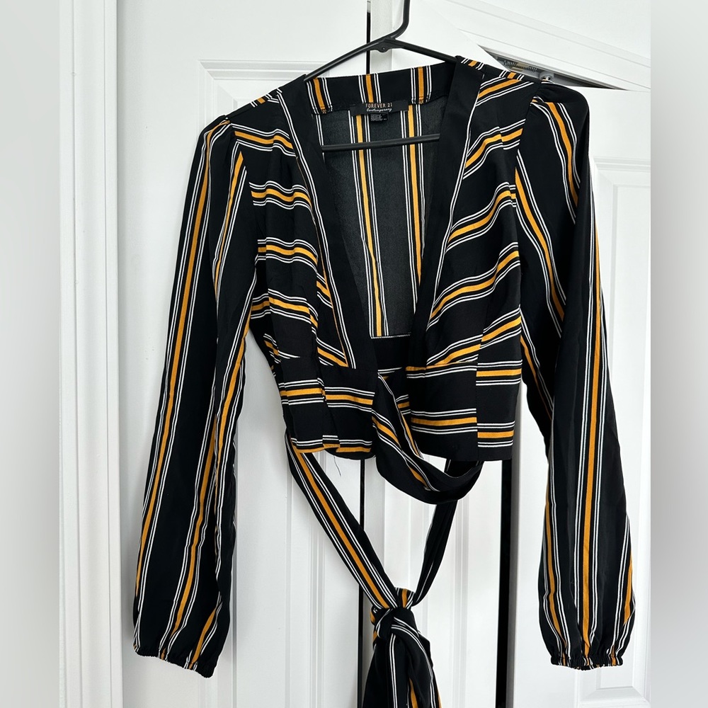 Forever 21 girls new front crossover with waist tie dressy top
